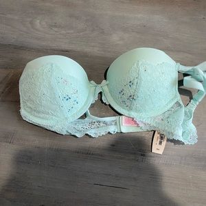 NWT- Victoria’s Secret- Teal Lace Bra- 32A